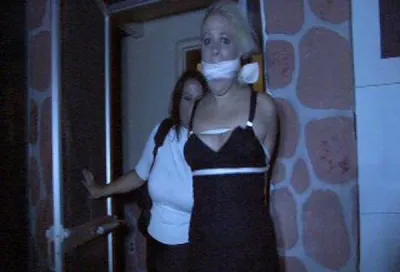 Whitney Morgan – The pretty girl kept yelling for help from the back of the car but no one could hear her muffled cries