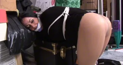 Diana Knight – Detective caught snooping