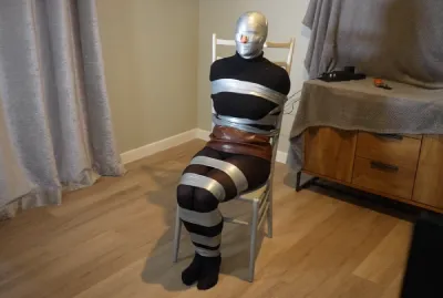 Sarah Wild – Her big tape bondage escape challenge