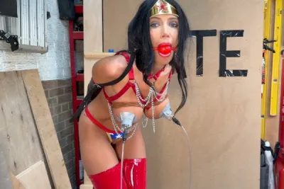 Tatti Roana – Slave Wonder Woman Bondage